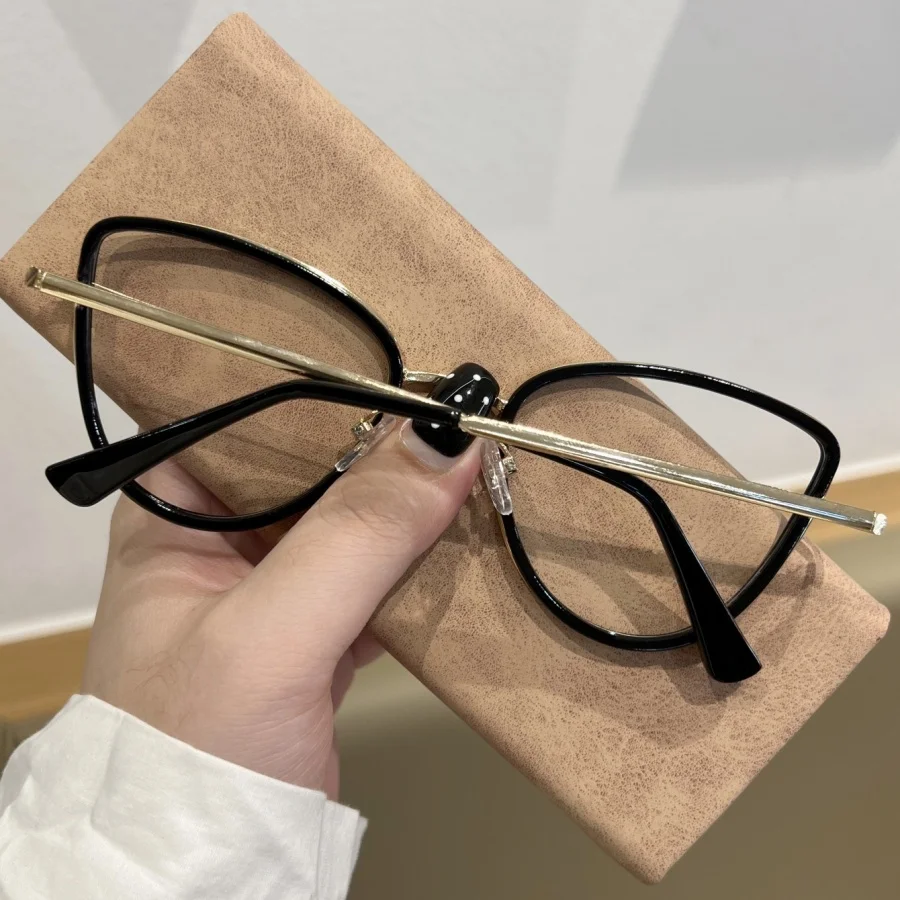 1Pc Women's Plain Glasses New Style High-Value Retro Cat-Eye Personality Versatile Metal Design Protective Vision Holiday Gift D view 3