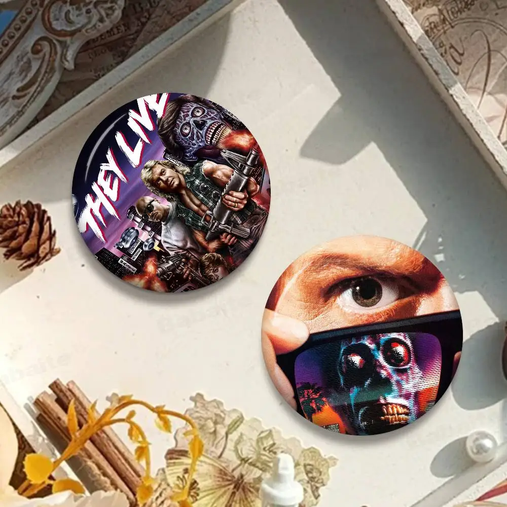 هم يعيشون الفيلم الكلاسيكي جون كاربنتر أنيمي دبابيس لطيف الكرتون شارة سترة الجينز التلبيب دبوس هدية الملحقات