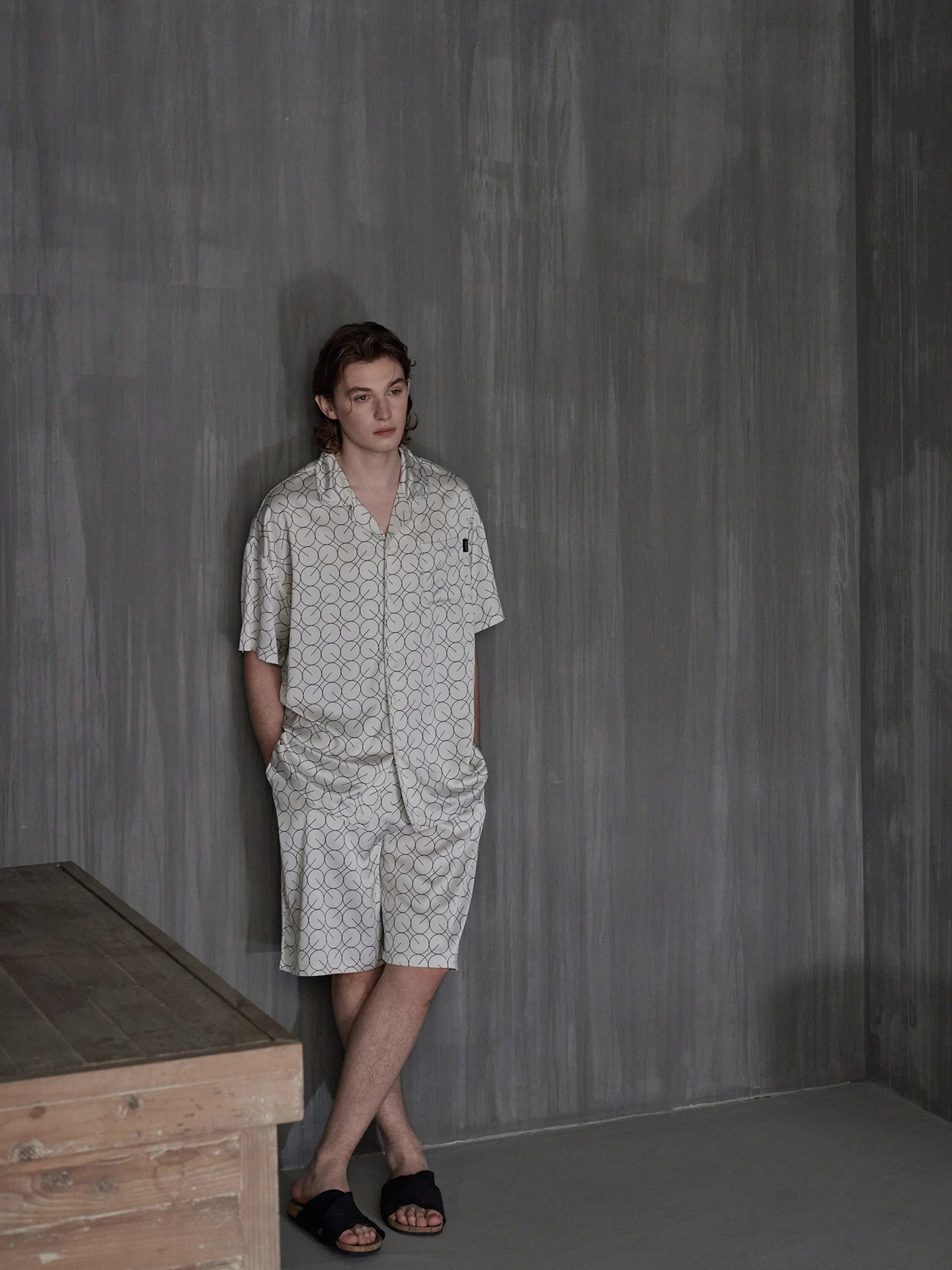 men's-summer-ice-silk-sleepwear-thin-short-sleeve-home-clothes-set-luxury-lightweight-breathable-comfortable-polyester-fiber