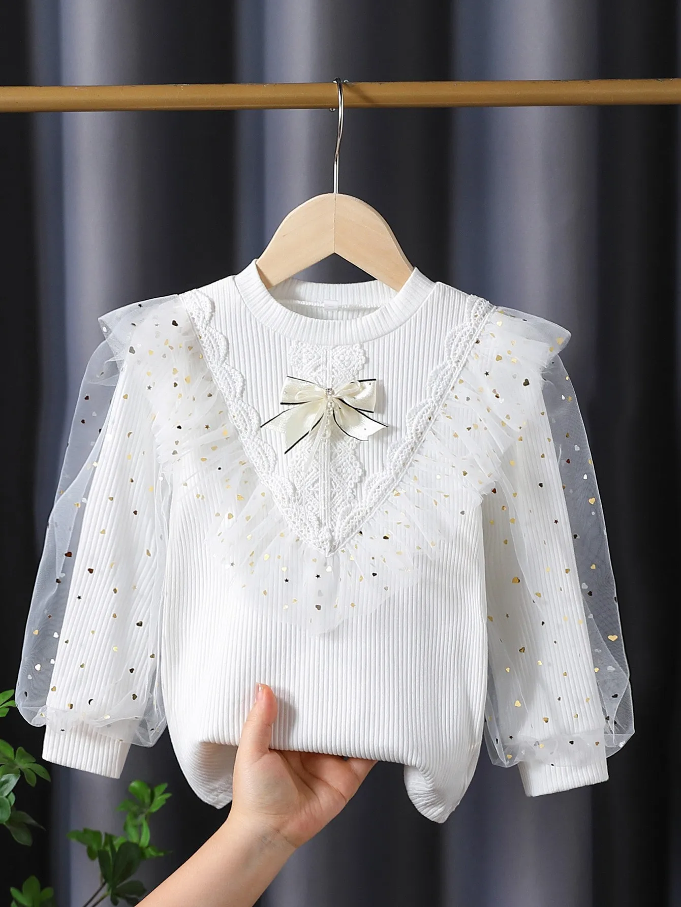 

Girls sweet bubble sleeve T-shirt Fashion Lace netting Base layer for girls spring and autumn