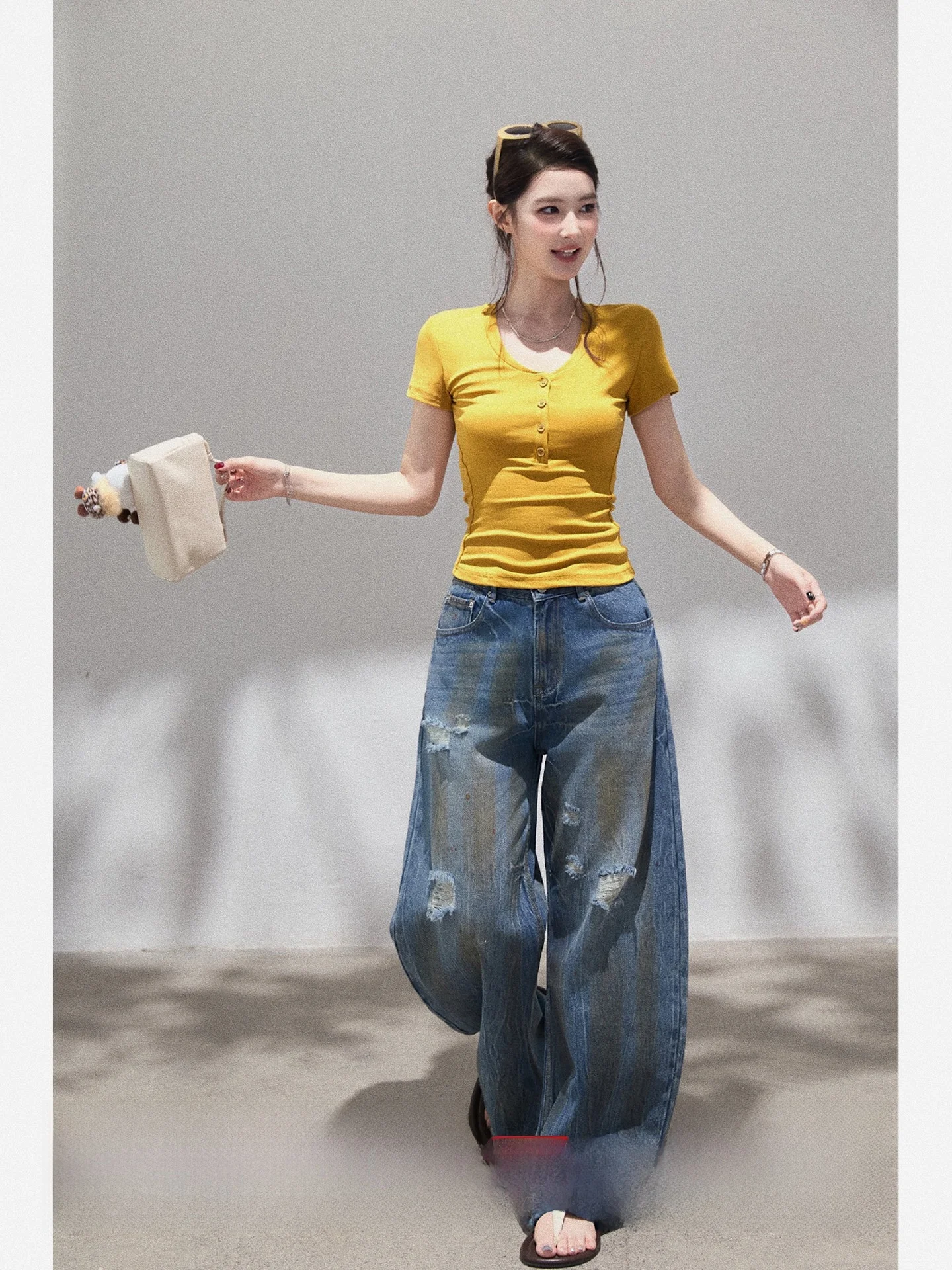 

Ретро джинсы с высокой талией и эффектом потертости, женские, на раннюю осень, свободные, прямые, широкие штанины, универсальные, длинные брюки