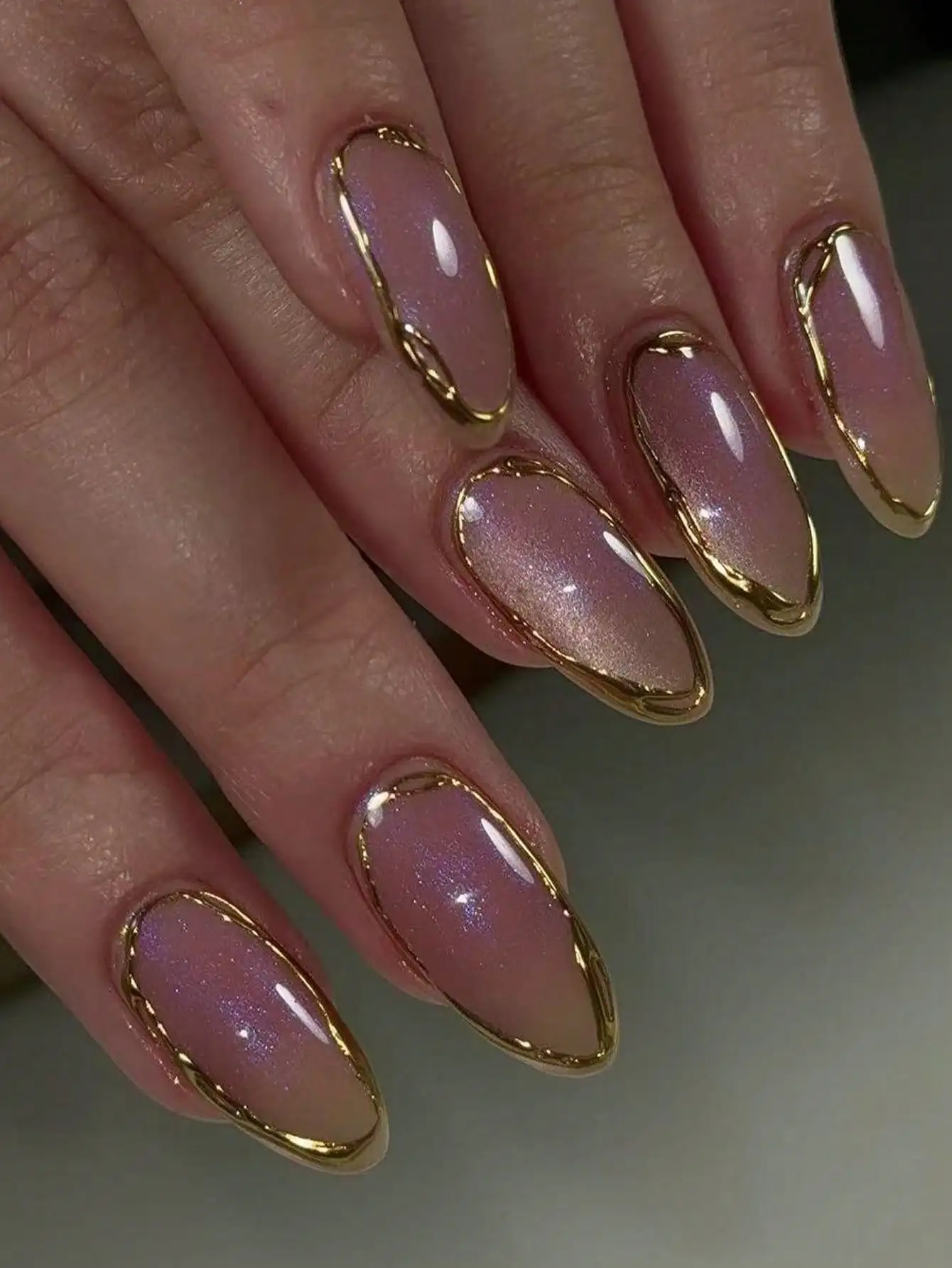 10 pièces d'ongles œil de chat à paillettes violettes en forme d'amande faits à la main avec contours de cercle doré, simples, à la mode et