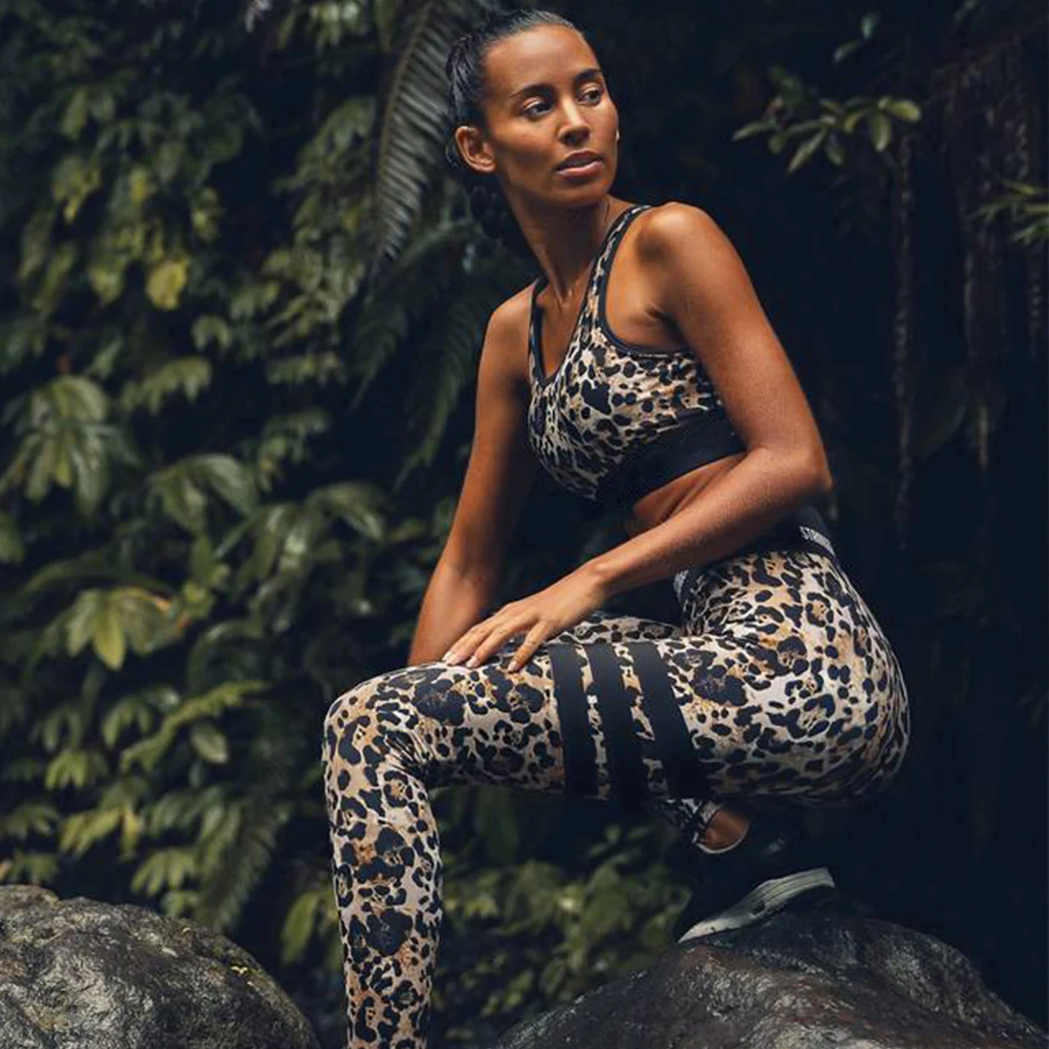 Europe and the United States leopard print yoga suit high-waisted peach lift hip fitness pants sports bra yoga clothing