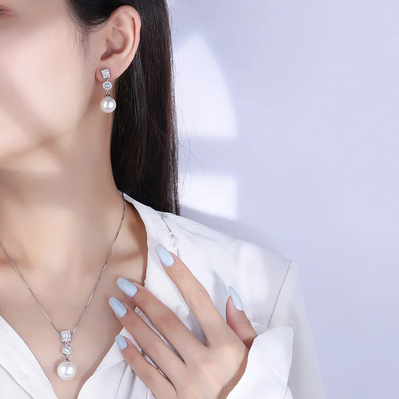 

S925 Silver-plated 18K Gold-plated PT950 Platinum Fritillary Pearl Korean Version Fashion Diamond Pendant 14mm Stud Earrings12mm