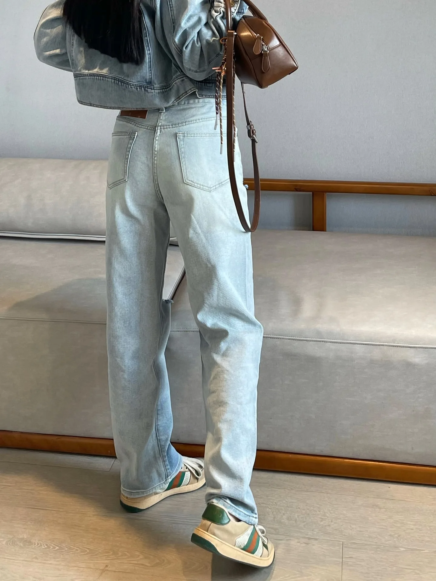 

Весна-Лето 2026: Женские джинсы прямого кроя с рваными элементами, светло-голубые, универсальные, стройнящие, из хлопкового денима, повседневные, модные