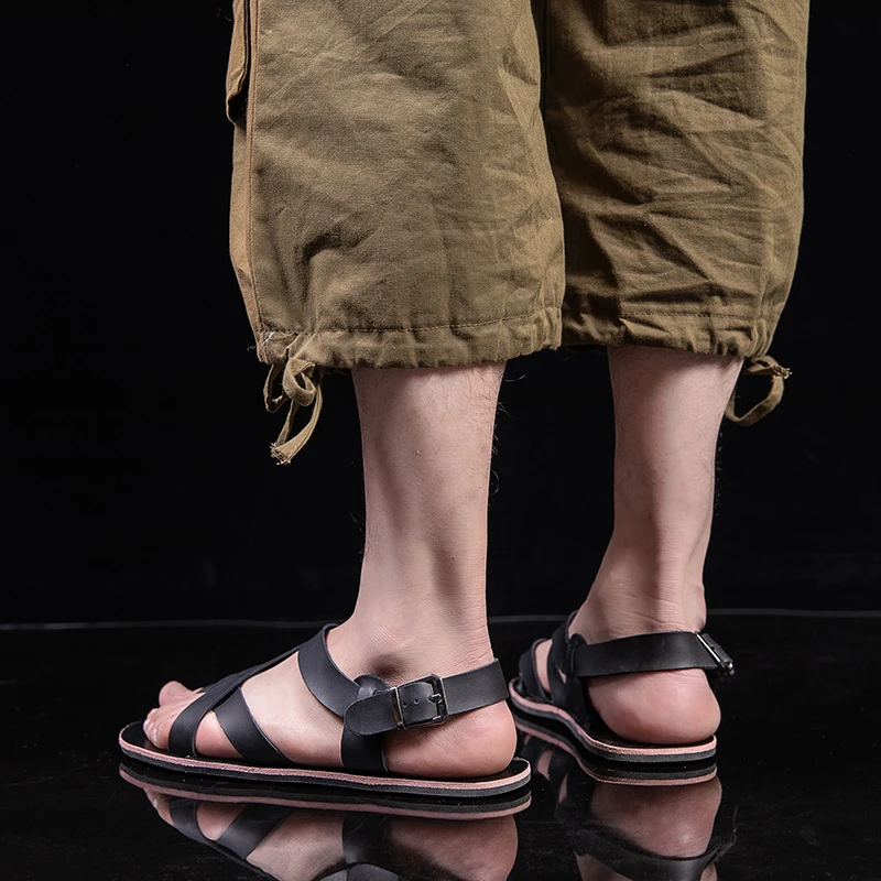 Sandalias romanas de piel auténtica para hombre, zapatos planos informales sencillos, transpirables, diseño de cinturón, Punta abierta, Verano