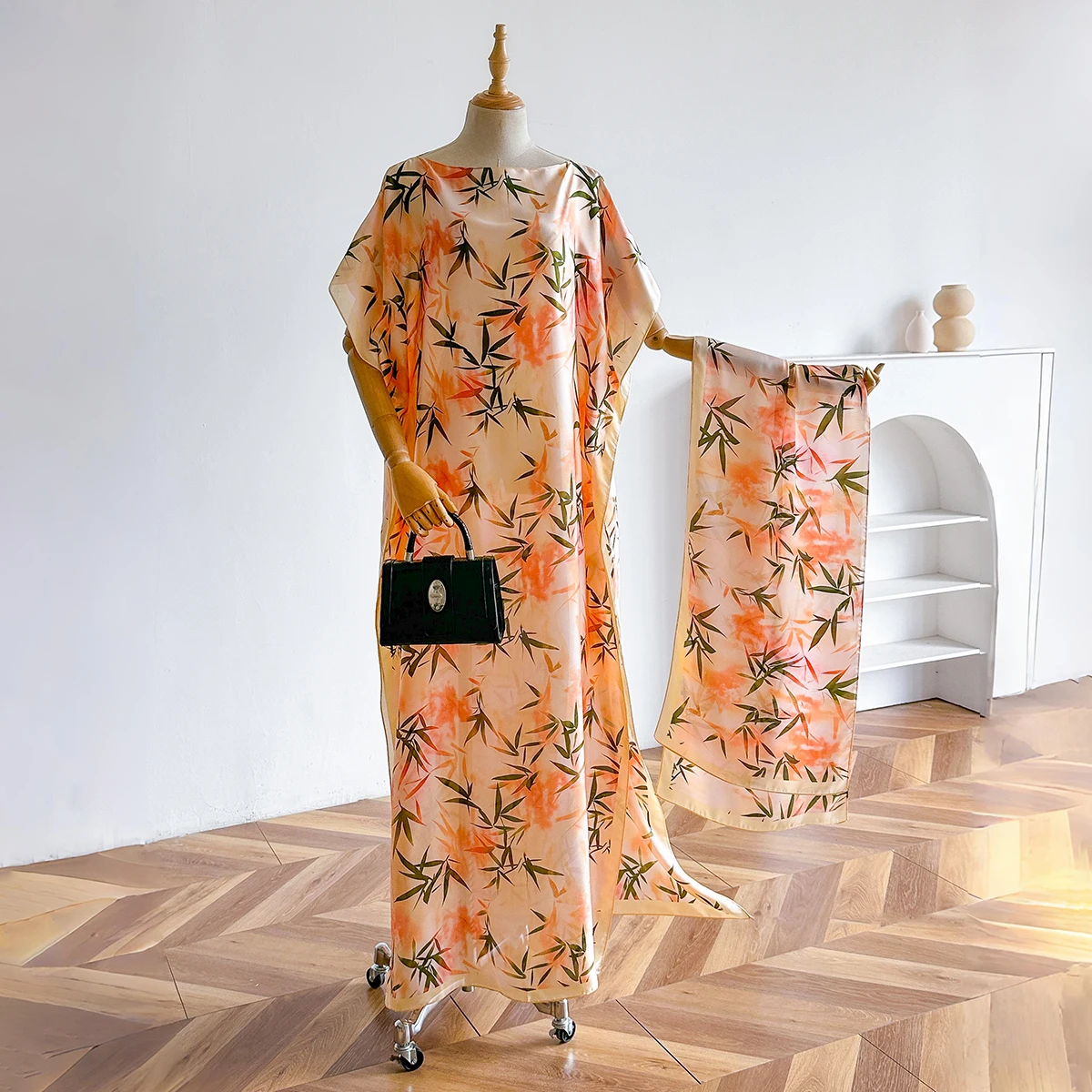 2025 موضة أفريقية جديدة كم قصير نمط ملون دبي المرأة الصيف الحرير الحقيقي لينة الطباعة تقليد فضفاض وشاح إسلامي