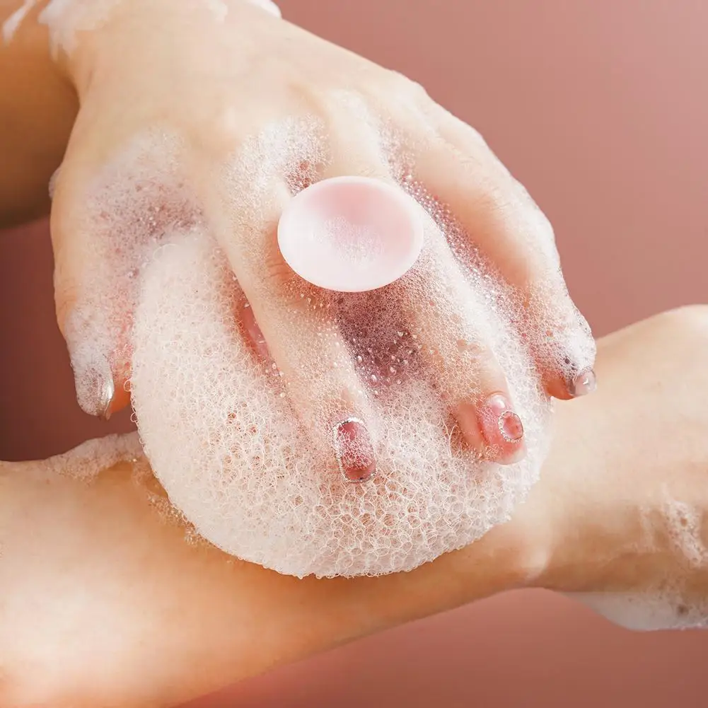 Bola de baño de malla súper suave, esponja de diseño de exfoliación, limpieza de masaje corporal, ventosa reutilizable, accesorios de ducha de baño