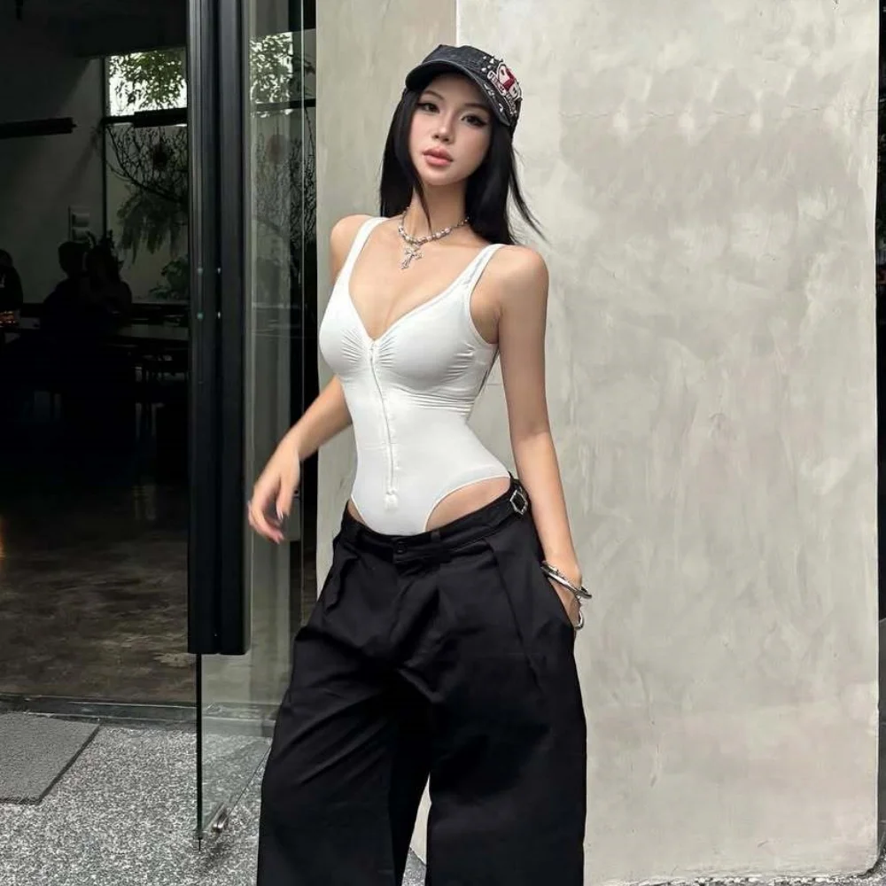 مثير بلا أكمام 2025 جديد ارتداءها موضة المرأة سستة سليم الصلبة حزام بلوزات على شكل حرف v ملابس الشارع الشهير عارية الذراعين Y2K الملابس #1