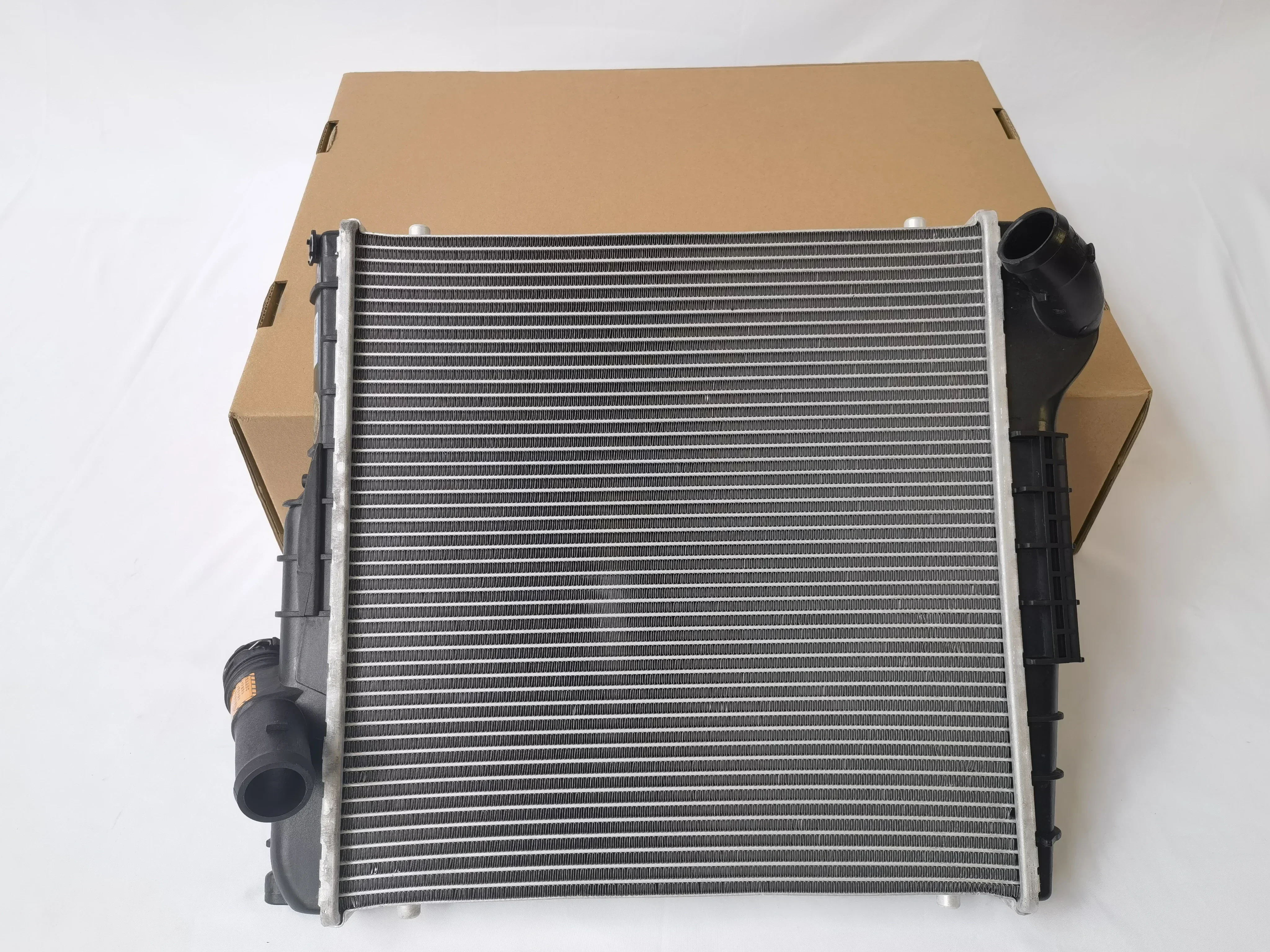 

Hot Auto OEM Parts Cooling System Manufacturer Aluminum 9P1121252 Right Radiator for Porsche 911 718 Boxster 718 Cayman