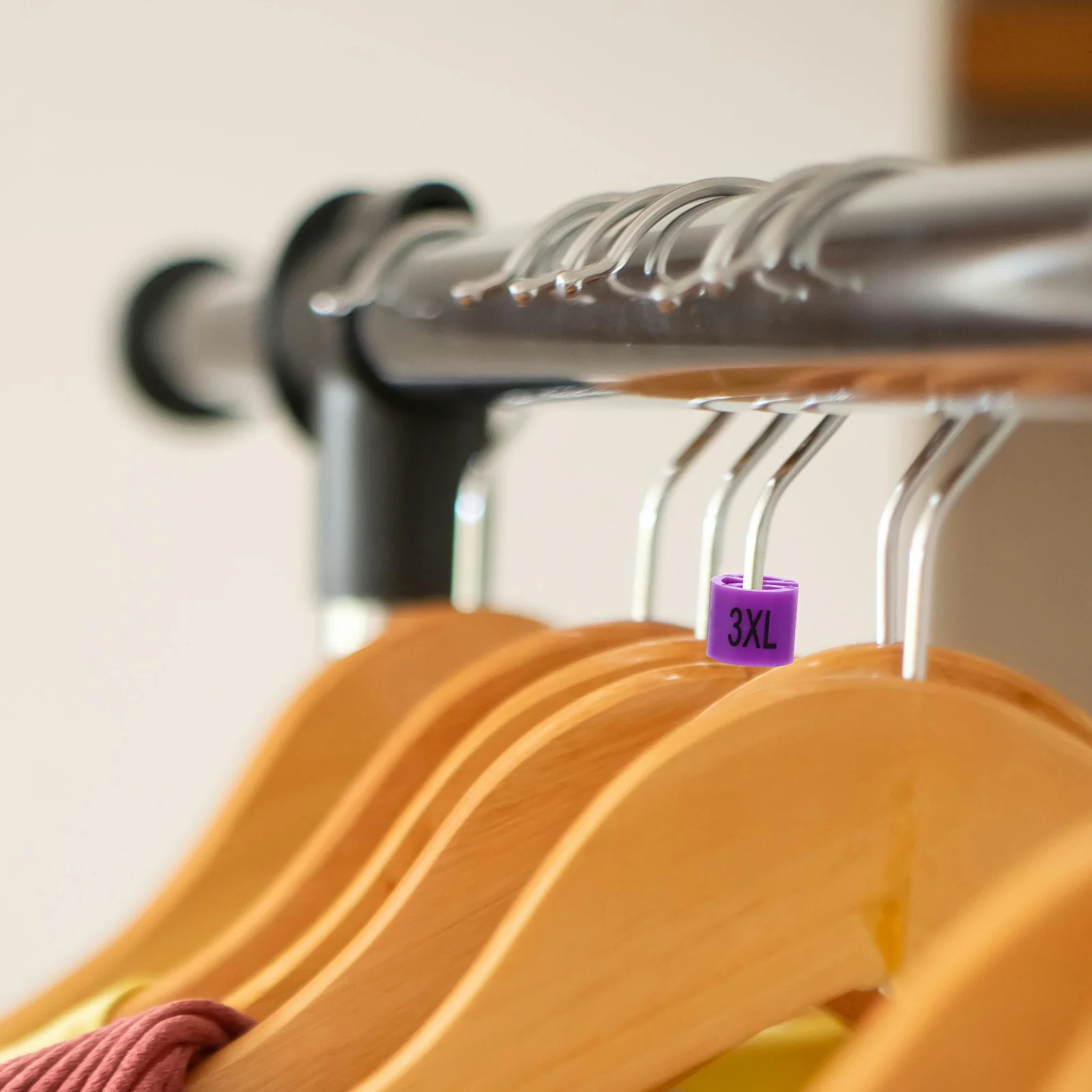 

450Pcs Plastic Hanger Size Markers Colorful Letters Buckle Storage Box for Garment Size Labeling Clothes Racks