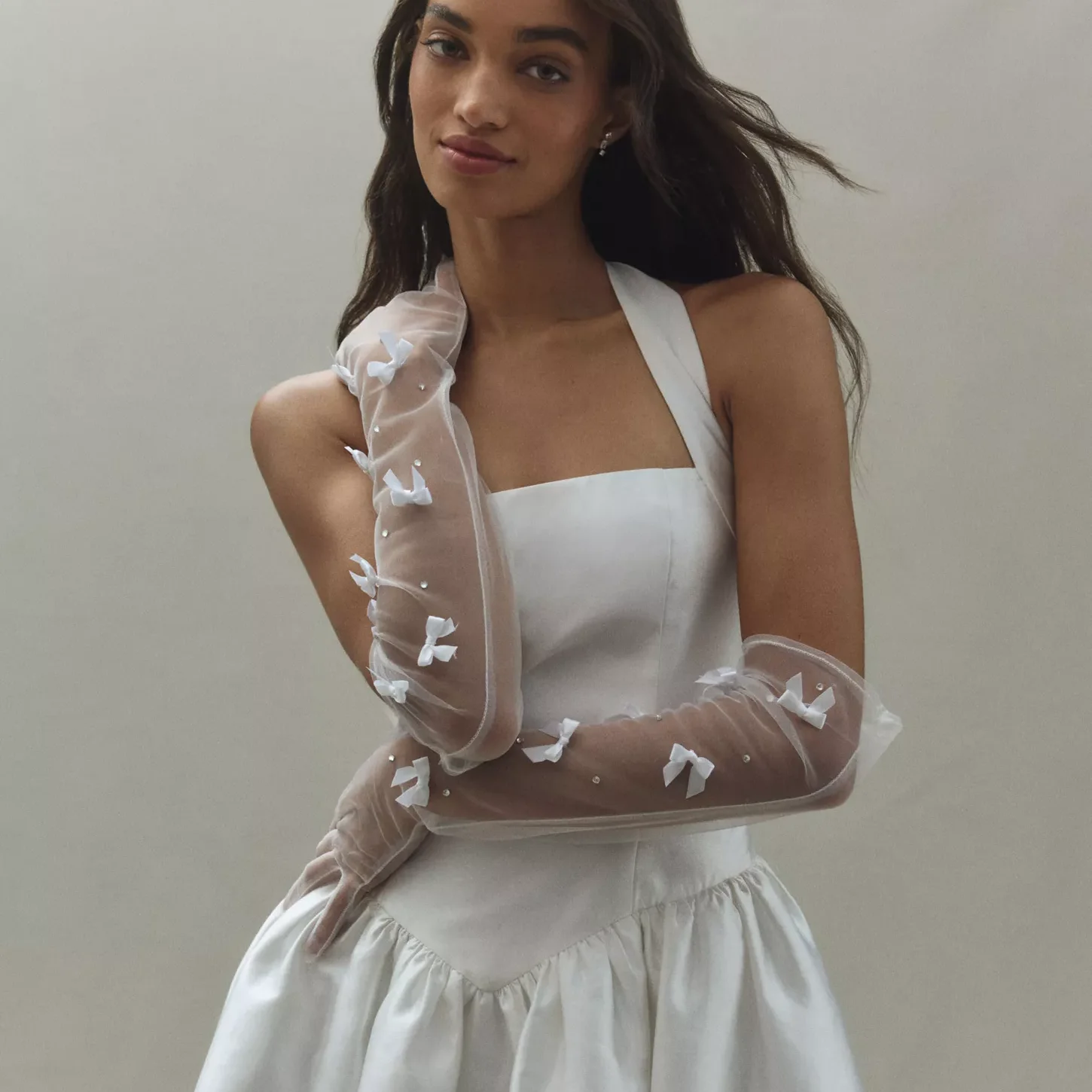 قفازات الزفاف الأنيقة اليدوية Bowknot حجر الراين قفازات بيضاء حفلات الزفاف عشاء الأطراف تألق اكسسوارات الزفاف لينة GM05 #1