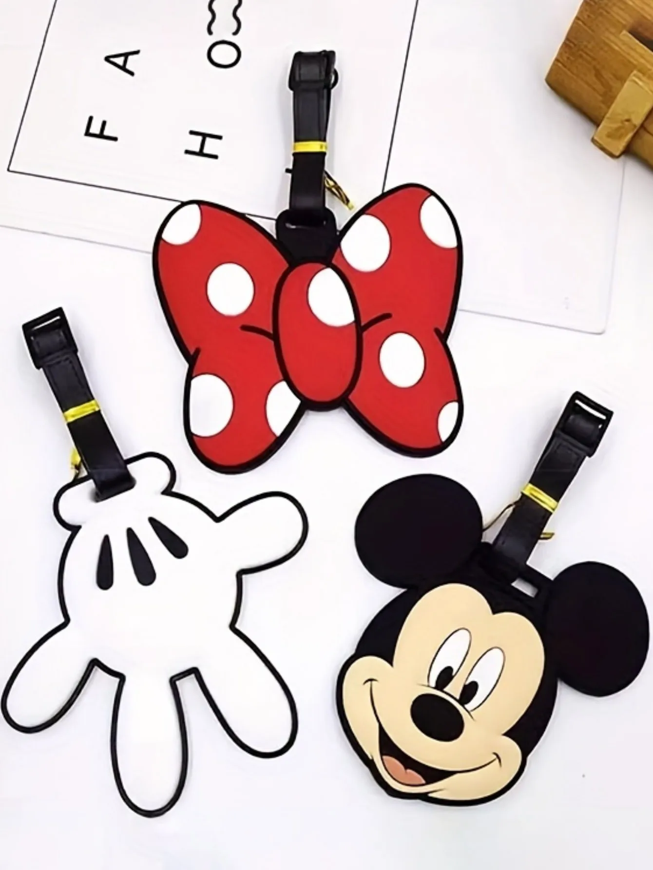 

1pc Disney Cute Creative Bow White Palm Mickey Minnie Luggage Tag - Luggage Tag Decoration, Bag Tag Ornament.
