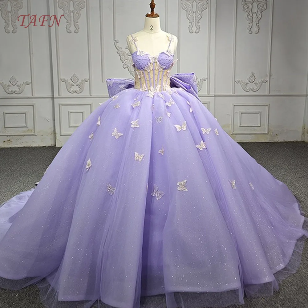 TAFN-vestidos de Quinceañera de ensueño púrpura, vestido de baile con tirantes finos, apliques de mariposa, línea A, lazo con cordones, tren de la capilla