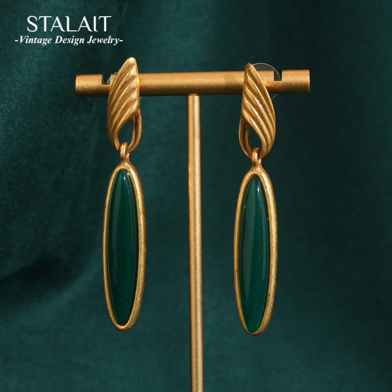 

Vintage Emerald Green Natural Stone Willow Leaf Long Drop Earrings for Women Gold Color Pendant Dangle Antique Jewelry New Sales