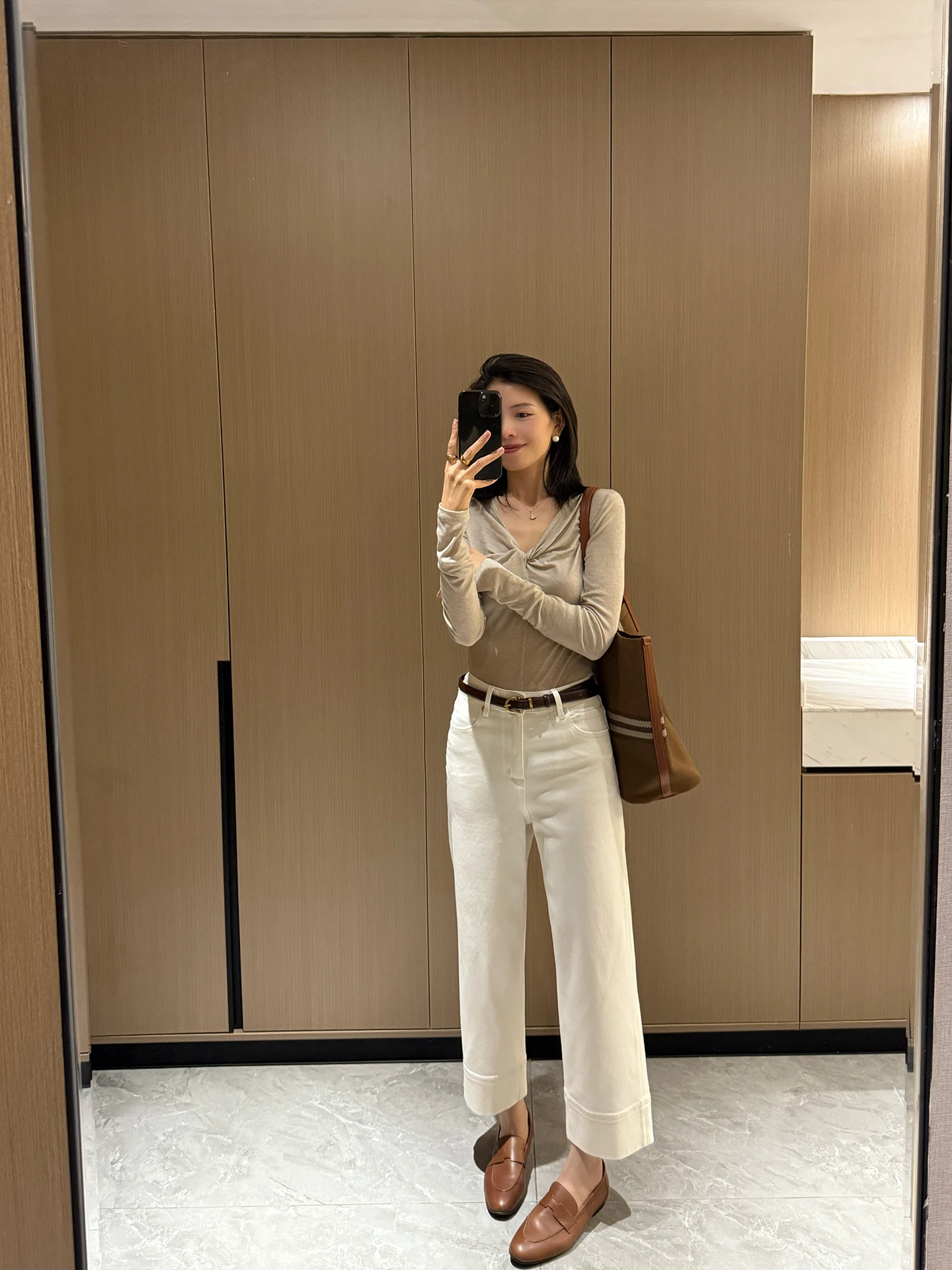 

Slimming High Waist Straight Leg Denim Jeans Women's Pure White Elastic No Puffing French Bread Pants Casual Style Four Sided...