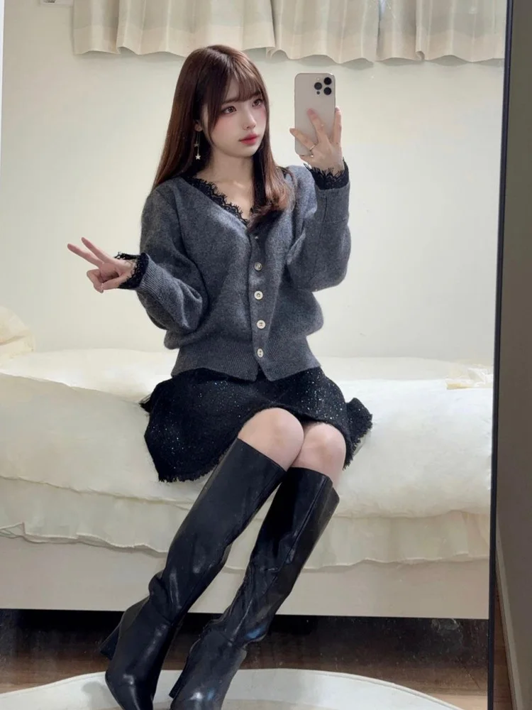 

Double Knit Woolen Sweater with Lace And Fur Trim Front And Back 2 Way Sister Brand Women's Winter Fashion Knitted Top