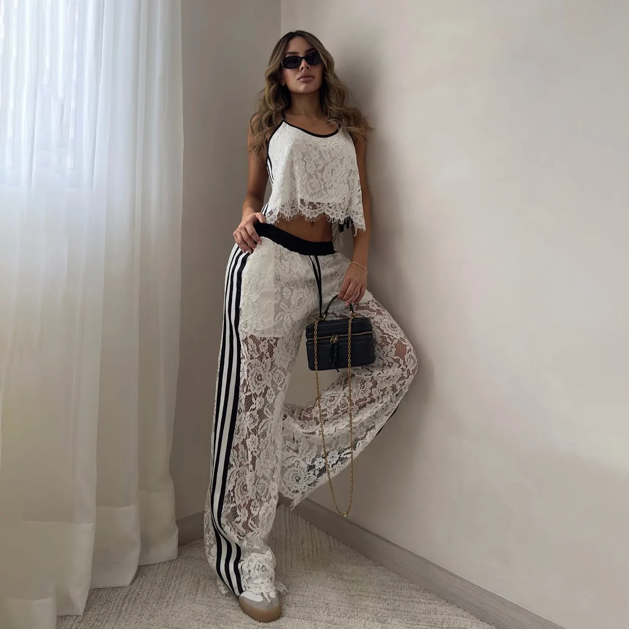

Faionable Lace Crop Top And Straight Leg Pants Two Piece Set Color Blo Design Cotton Blend Summer Outfit for Women