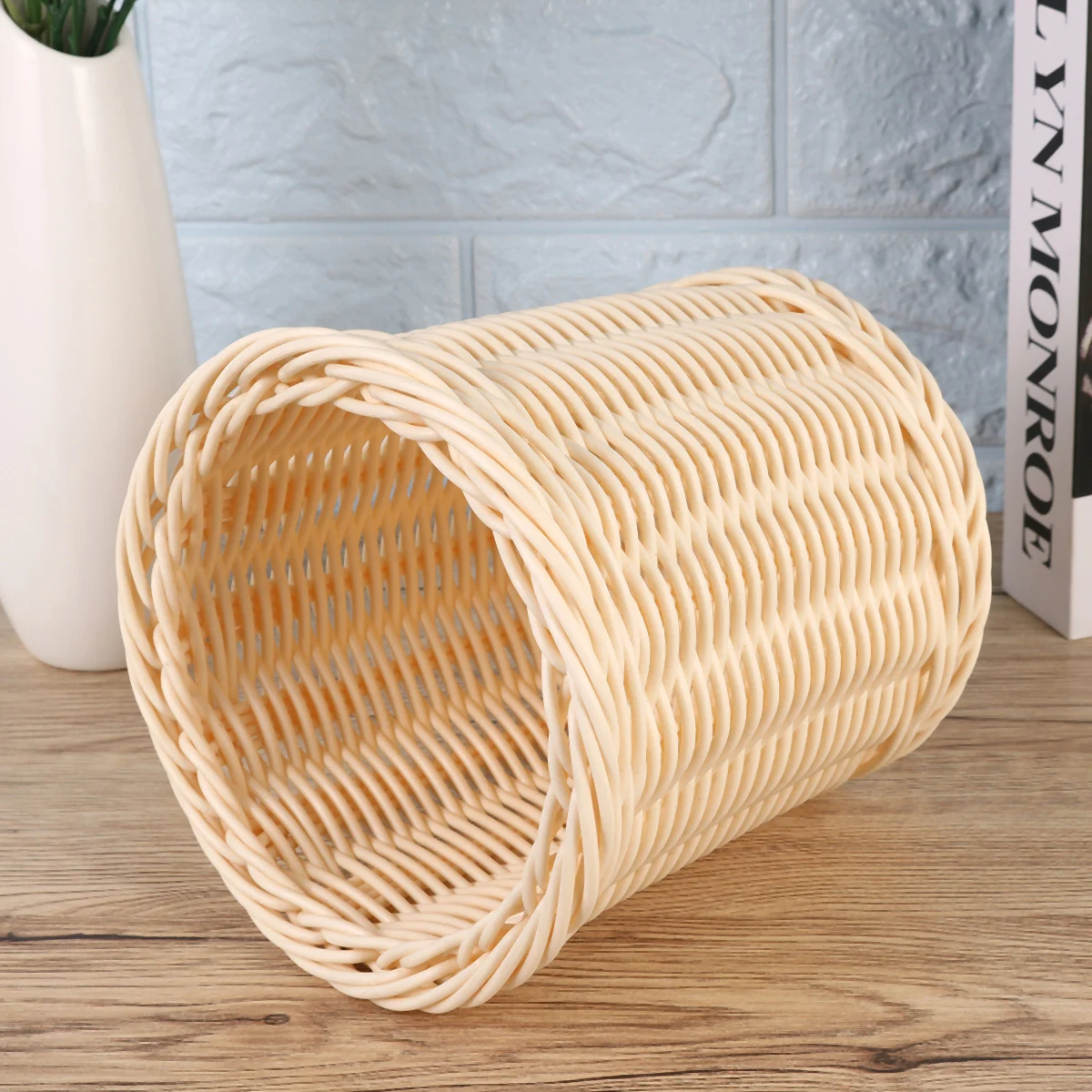 

Imitation Rattan Pen Holder Premium Material Desk Organizer Storage Basket for Table Home Office School Gift Idea Plastic Pen