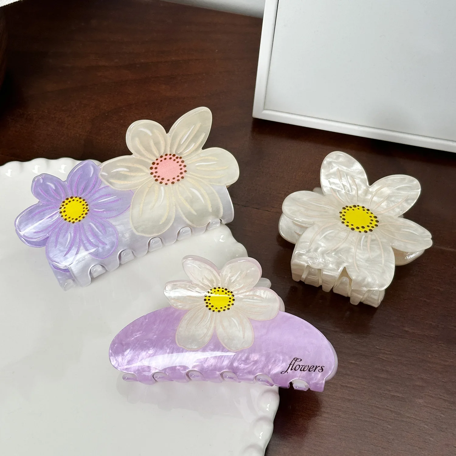 แฟชั่น Macaron สีดอกไม้ผม Claw Chic Shark-Shaped HairClip เครื่องประดับผมอินเทรนด์