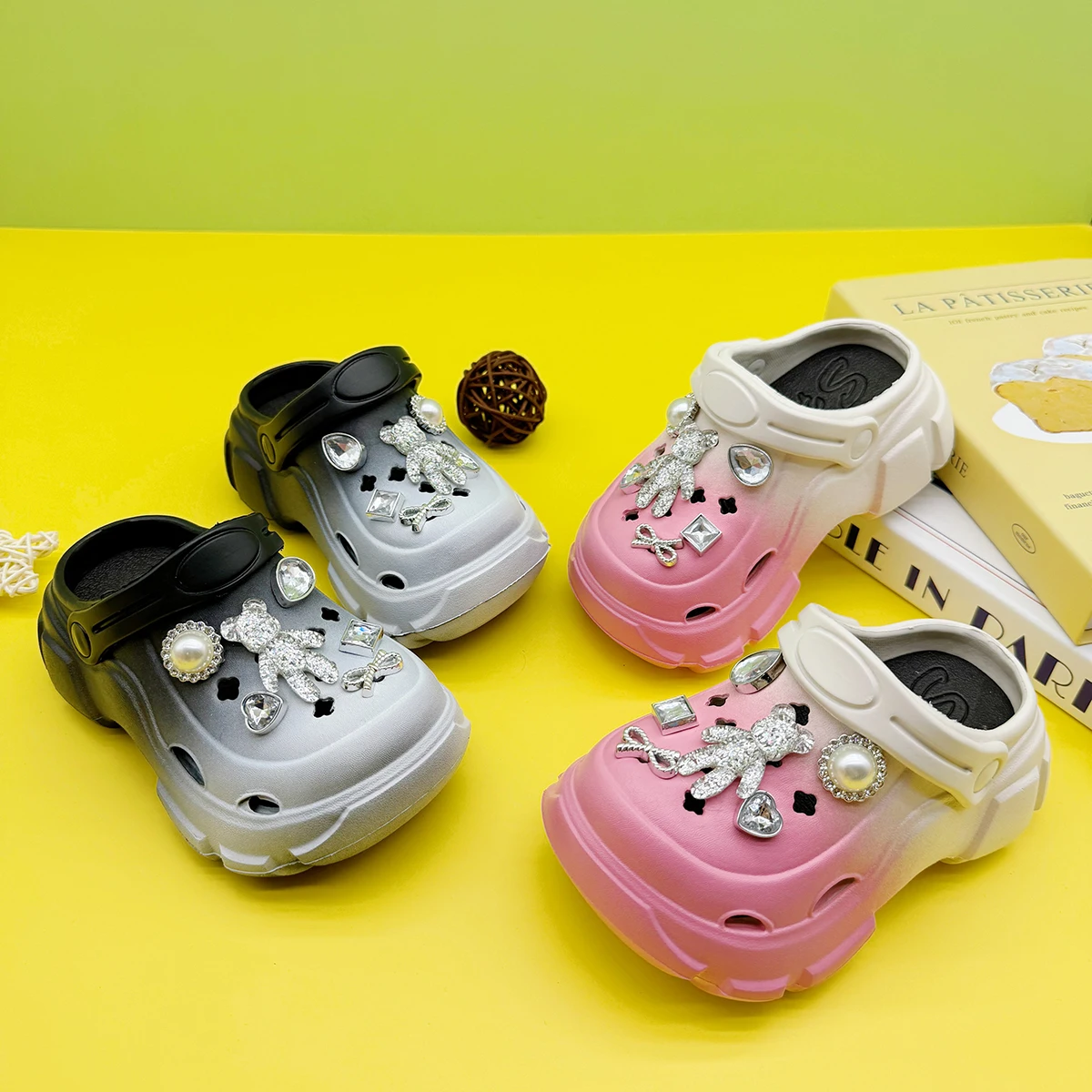 

New Cartoon Transparent Bear Family Clogs for Boys and Girls 606