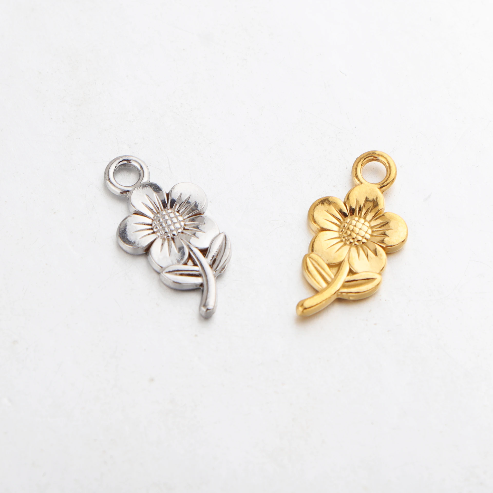 

20pcs/lot Stainless Steel Sunflower Charms Daisy Flower Pendant for DIY Necklace Earring Jewelry Making Accessories Wholesale