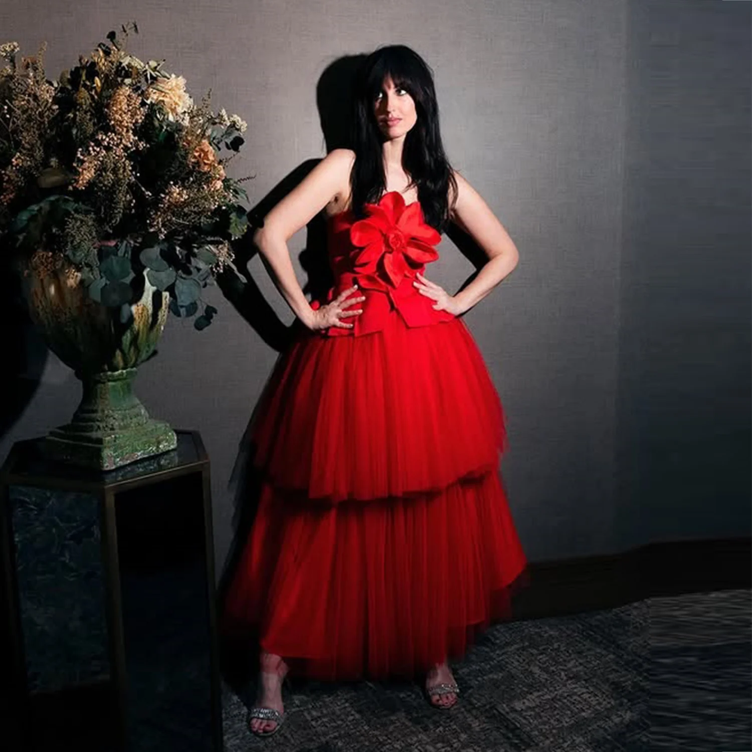 

Pretty Red Strapless Prom Dress 3D Flora Appliqyes A Line Evening Gowns Tiered Tulle Cocktail Party Dress