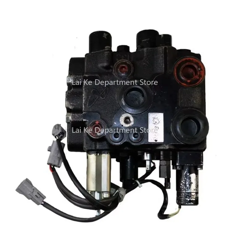 

Forklift Parts 67610-36413-71 Hydraulic Control Valve (2VS) for 7FD40, 100% Original
