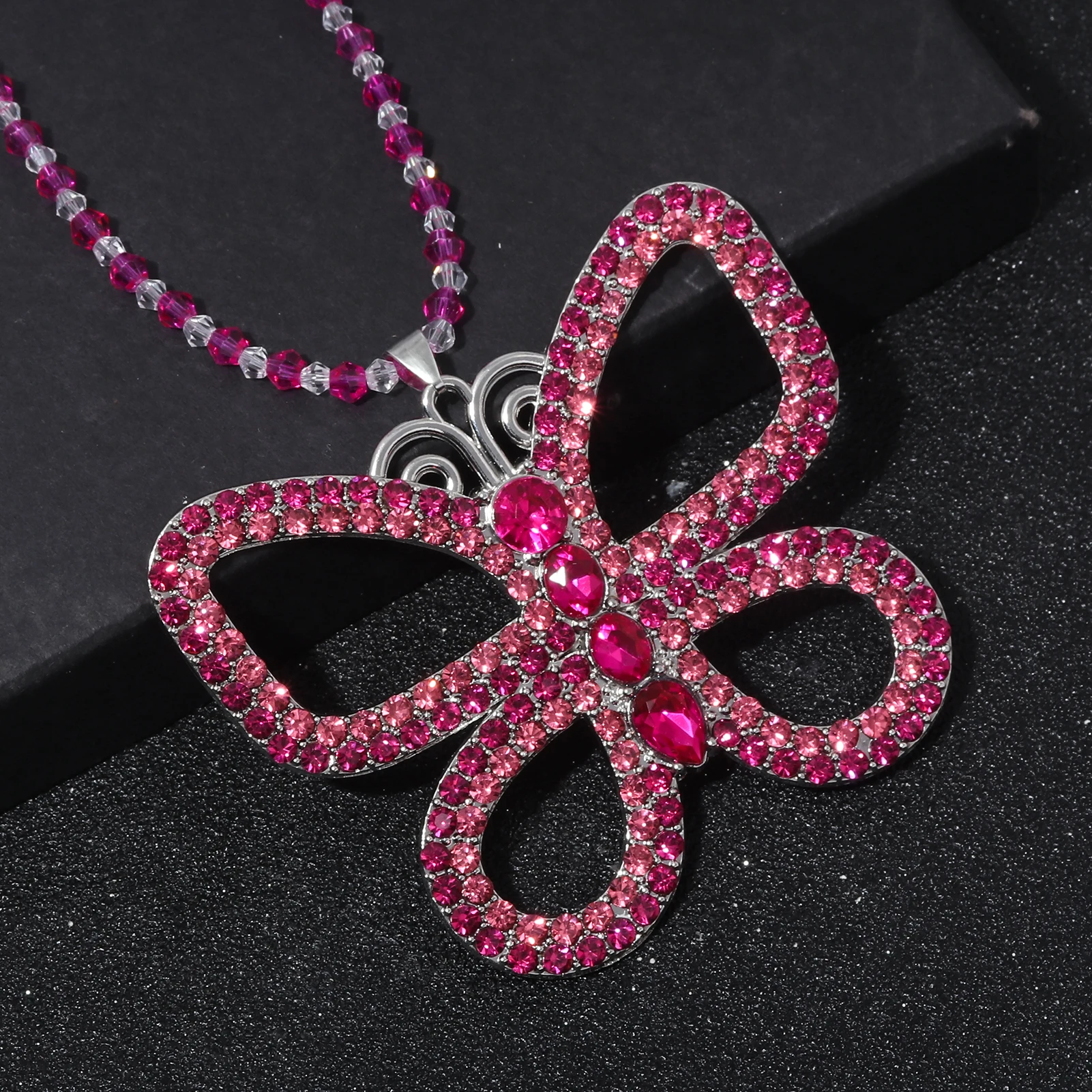 Large Butterfly Choker Necklace Bead Chain Crystal Butterfly Pendant Necklace for Women Elegant Costume Jewelry