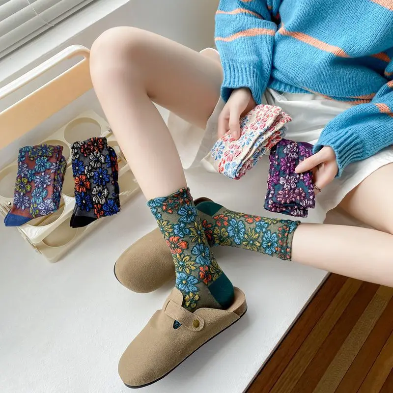 Retro Socks For Women Autumn Winter New Fashion Casual Novelty Crew Flower Socks Cotton Breathable Short Socks National Style