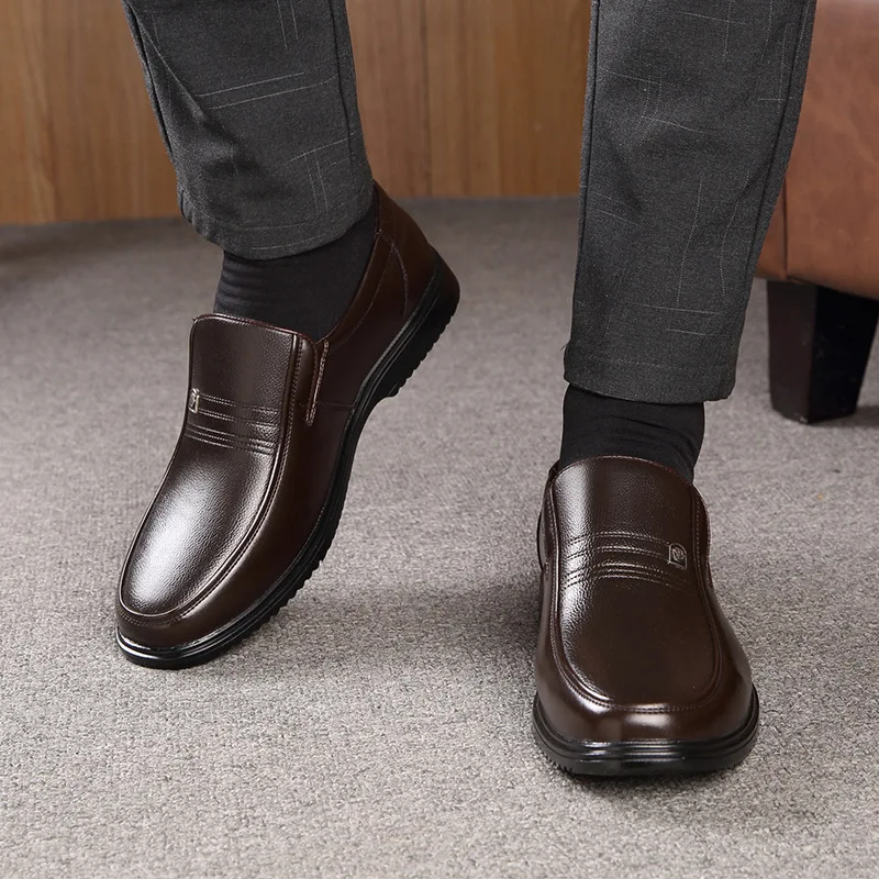 Zapatos hechos a mano de cuero genuino, mocasines para Hombre, zapatos informales de negocios, zapatos planos transpirables clásicos de cuero suave