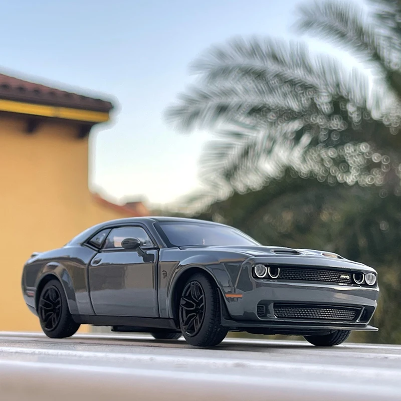 1:32 Dodge Challenger SRT Demon Muscle Car Alloy Car Toy Car Metal Collection Model Car Sound and light Toys For Children