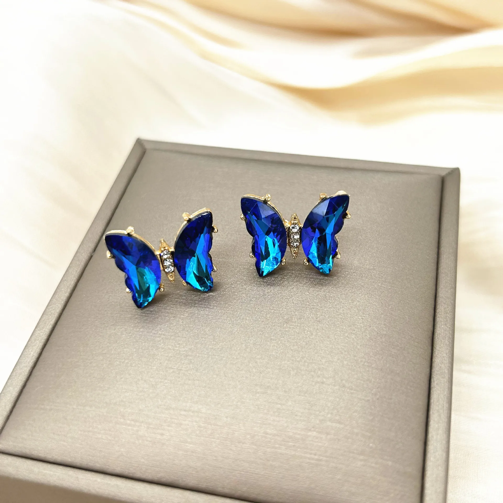 Korean Fashion Y2k Gradient Big Butterfly Earrings For Women 2023 Trending 7 Colors Butterfly Ear Studs Accessories Jewelry Gift