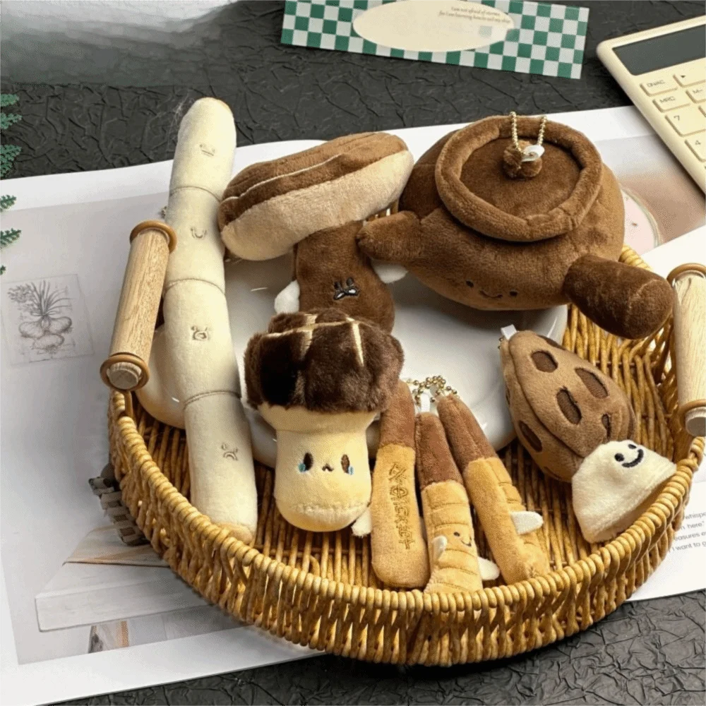 LLavero de muñeco de peluche de planta de dibujos animados, colgante de la suerte tradicional totalmente curativo, llavero de setas lloradas, cadena de cuentas, llaveros bonitos Multicolor