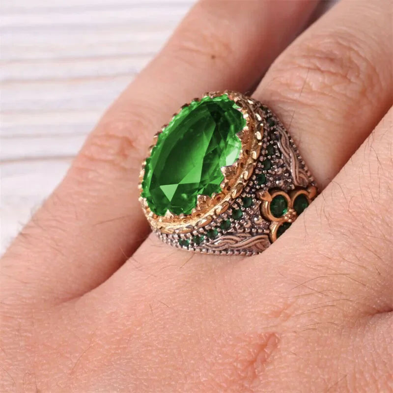 Inlaid Green Crystal Luxury Ring‘s for Men Personality Retro Big Gemstone  To Attend The Banquet Party Fashion Casual Jewelry