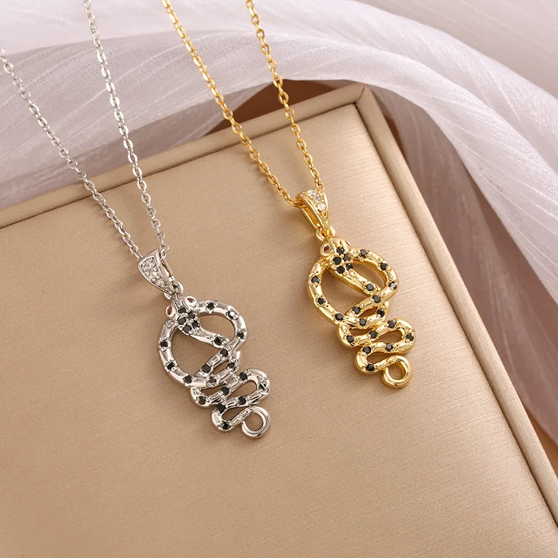 Kalung berbentuk ular yang dipersonalisasi dan modis untuk wanita, liontin ular desain retro 2023 yang dingin dan bergaya