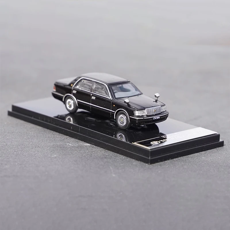 Die-casting 1/64 Scale Toyota CROWN 155 Simulation Alloy Car Model Static Dispaly Collectible Gift Toy Souvenir Decration