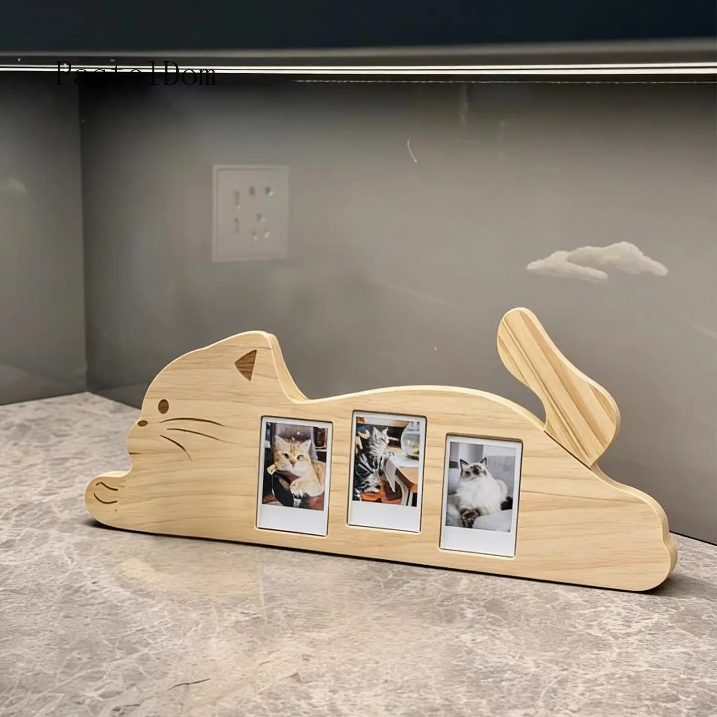 Solid Wood Cat Photo Frame with Rotatable Tail, Minimalist Pet Growth Keepsake Desktop Ornament