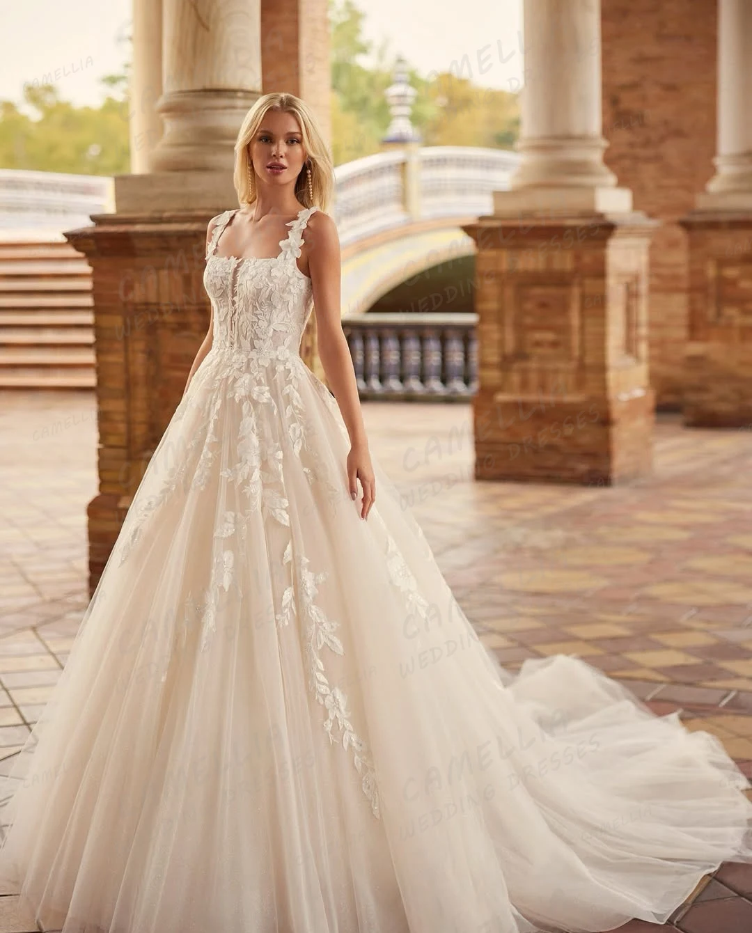 

Lace Appliques Wedding Dresses A Line Women Sexy Elegant Tulle Sleeveless Bridal Gowns Vestidos De Novia Customized