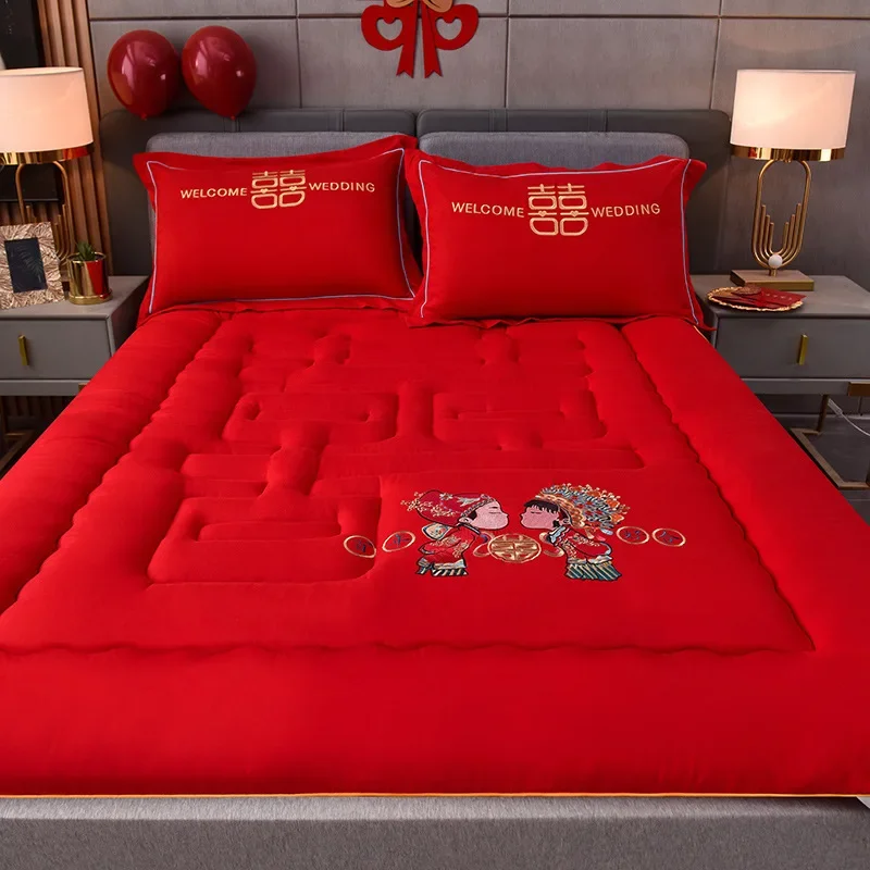 Customizable 2023 New Wedding Embroidery Soybean Fiber Mattress Quilt