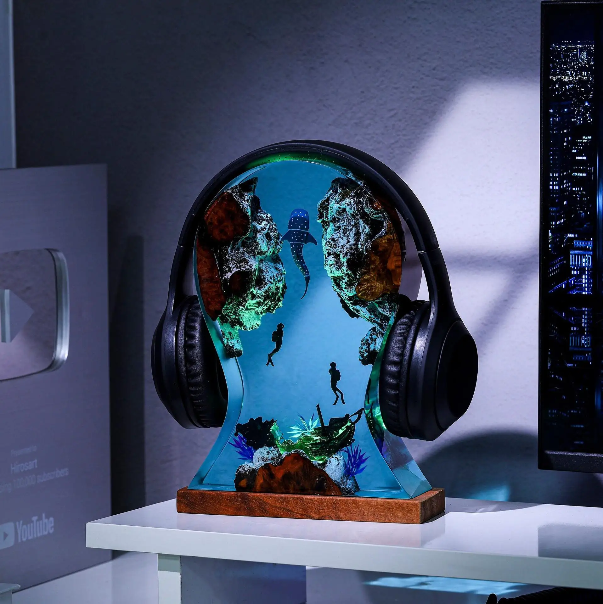 Hot Sale Diver & Shark Epoxy Gaming Headset Holder for Boyfriend's Birthday Gift Home Ornament