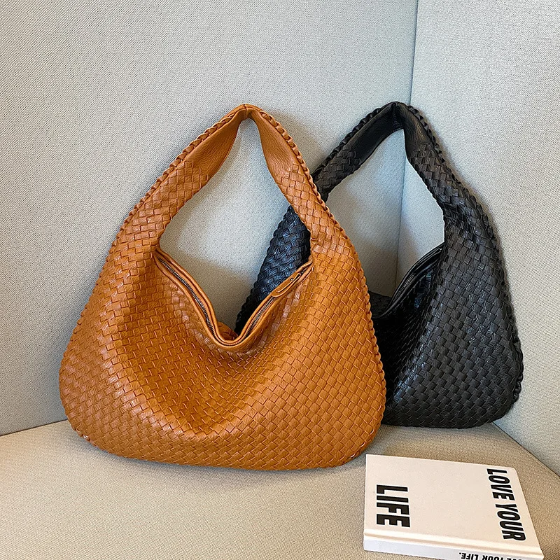 

French woven bag women's atmosphere versatile shoulder underarm bag niche cross-border texture portable commuter bag