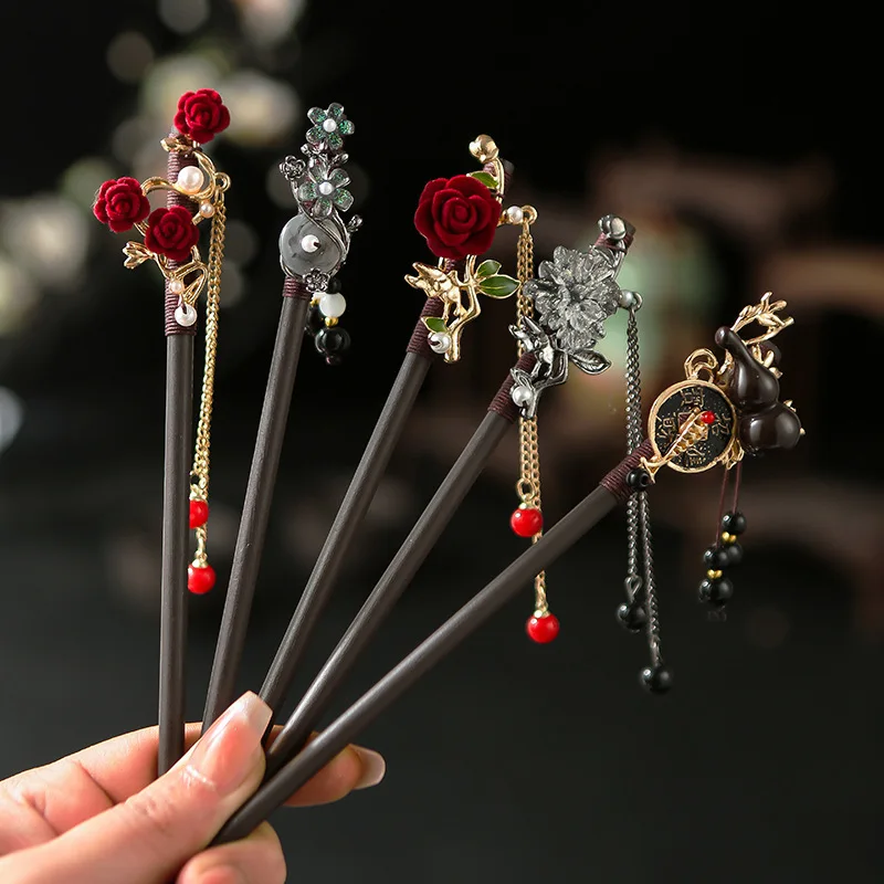 النمط الصيني يتمايل شرابة دبوس الشعر الخشبي القديم زي Hanfu المناظر الطبيعية الخلابة منطقة الطراز القديم دبوس الشعر اليدوية