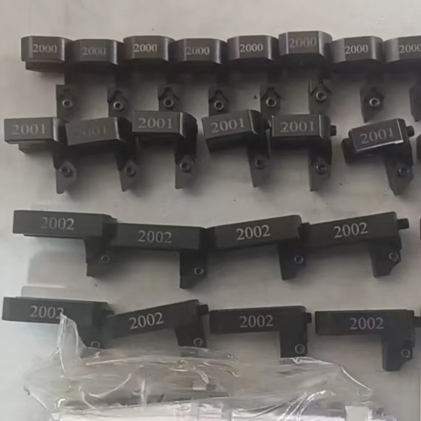 

Держатель инструментальных насадок серии SERDI 1999-2004, 2700, 2710, 2711 для резцов по обработке седел клапанов