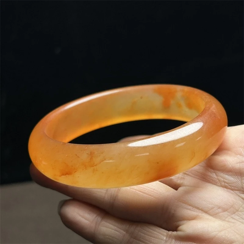 

Женский браслет с плоской планкой из желтого плоского браслета с высоким ледяным кварцитом и нефритовым османтусом