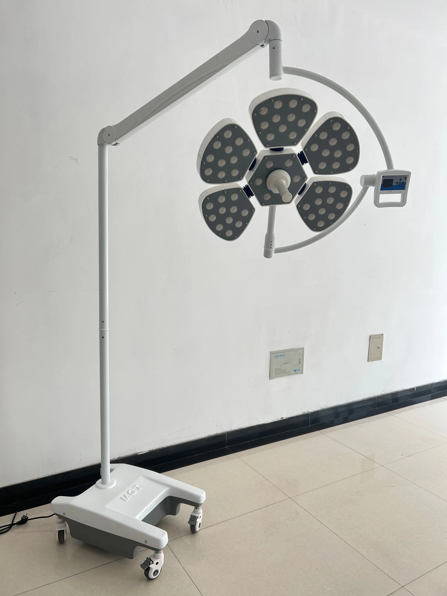 

LED Medical Hospital Surgical Operating Lamp Shadowless Theatre Light Veterinary Equipment Ceiling Mounted Mobile Portable