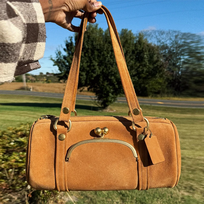 

Винтажные сумки-подушки из искусственной замши с зажимом Boston для женщин, роскошная дизайнерская сумка-кошелек, новинка 2026, с заклепками из искусственной кожи, подмышками, плечами