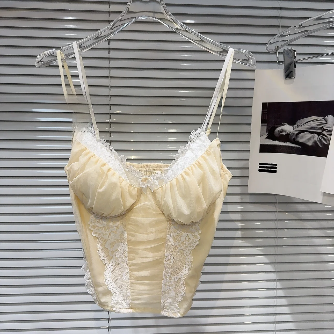 الحلو الدانتيل تقليم لي الإسفنج الوسادة المرأة تانك القمم ort Sle تركيب نسخة ملابس خارجية صيف 2024 Faion الاتجاه