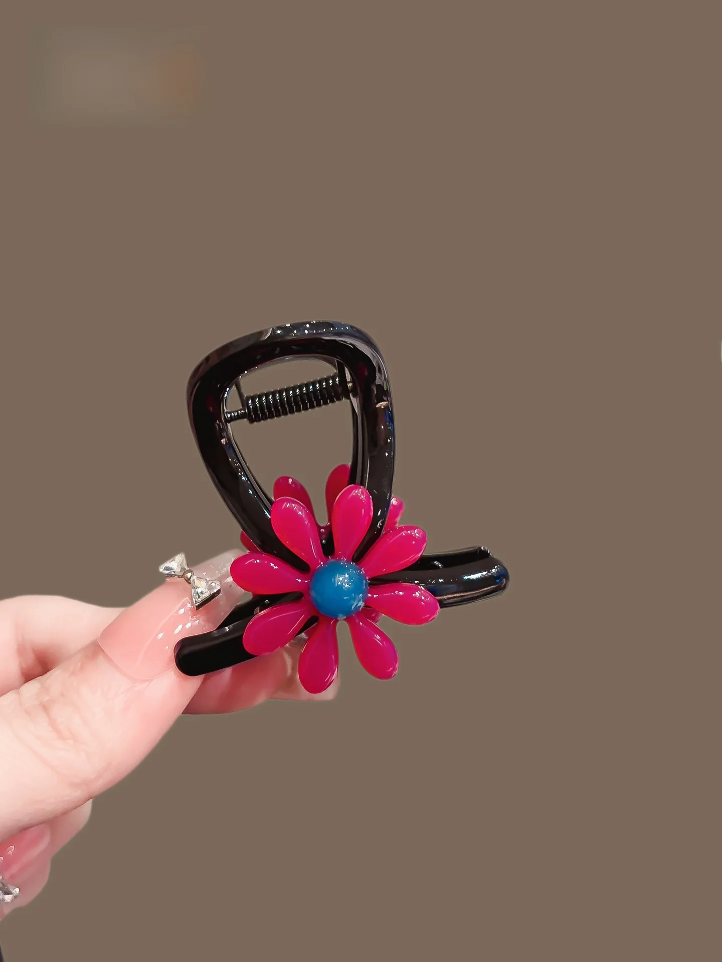 presilha-de-cabelo-feminina-estilo-coreano-com-design-de-barbatana-de-tubarao-e-flor-margarida-para-meio-coque-tamanho-pequeno-elegante-acessorio-de-moda