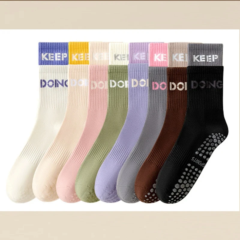 

4 Pairs Non-Slip Yoga Socks Pilates Long Socks with Grips Sticky Gripper Women Non-Skid Sport Socks for Dance Ballet